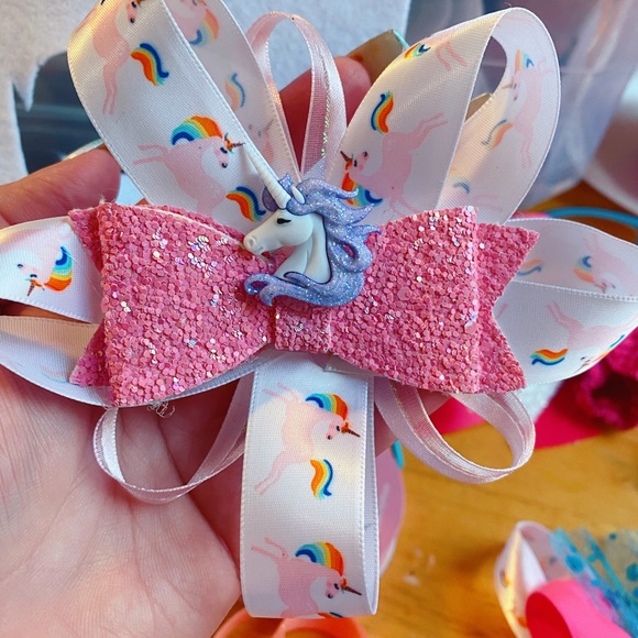 I am selling boutique bows can make any kind - Picture 4 of 7